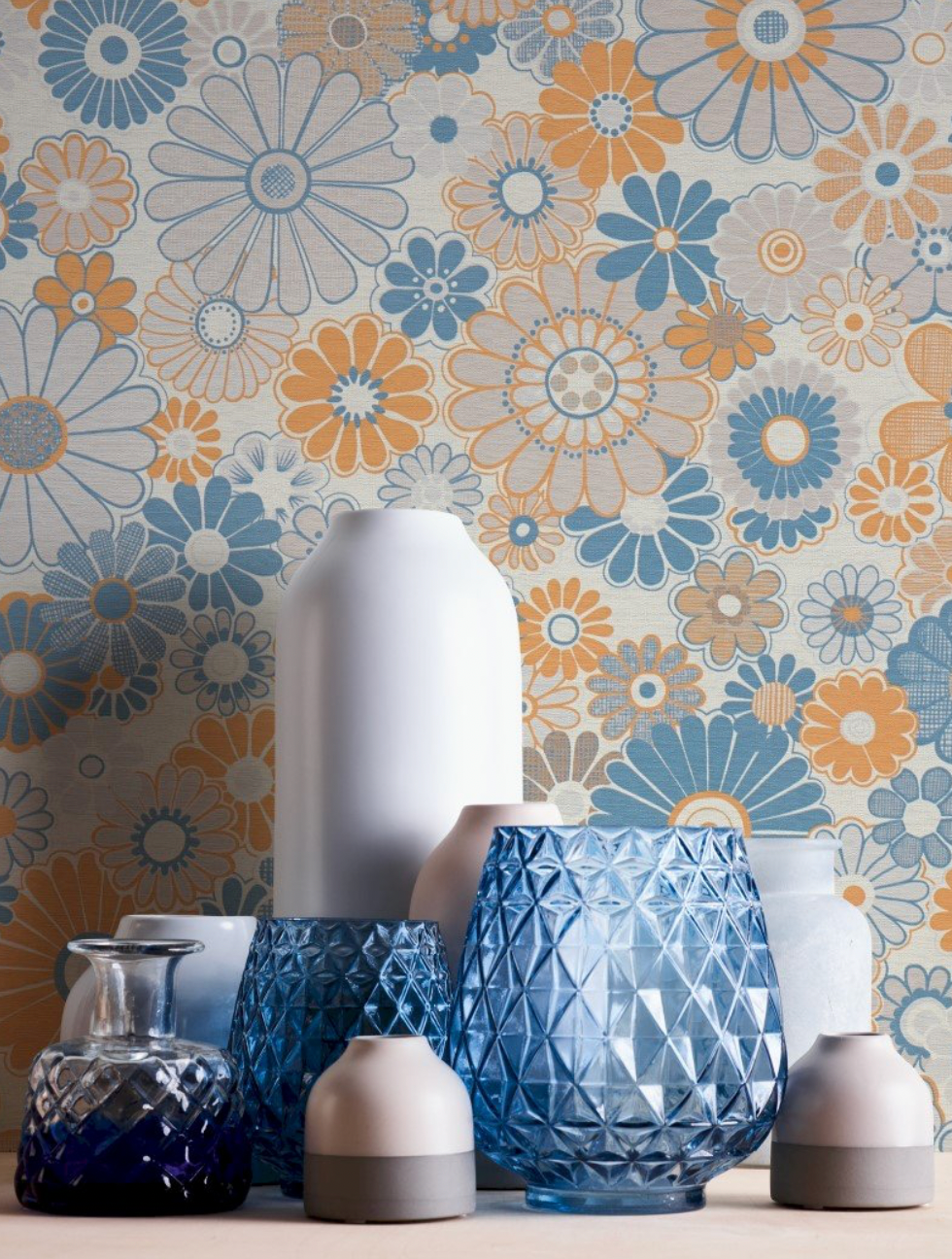 Retro tapet m. blå og orange blomster