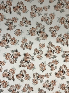 tapet m. svag lyserød bund og blomster